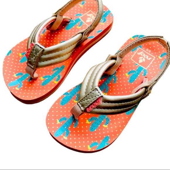 Reef Sandals - Picture 2 of 5